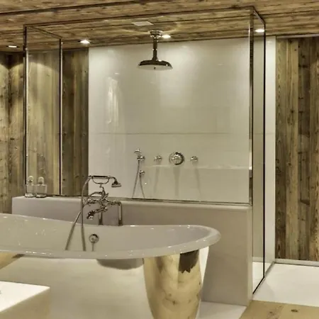 Clavadatsch Ferienwohnung Vacation Place شقة *